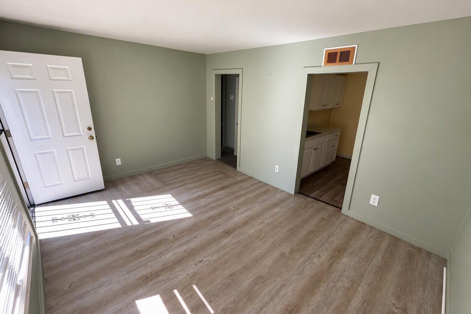 Flint House: 306 W Gracelawn Ave
