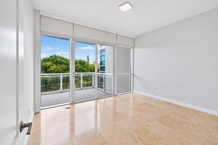 Miami Condo: 1090 NW North River Drive 402