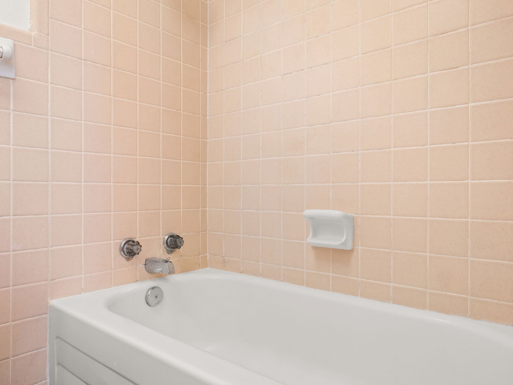Lake Charles Apartment: 710 Iris St