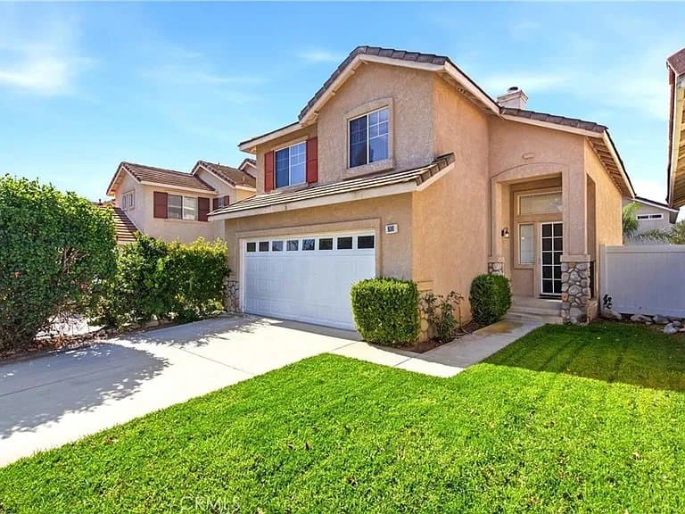Corona House: 930 Primrose Ln