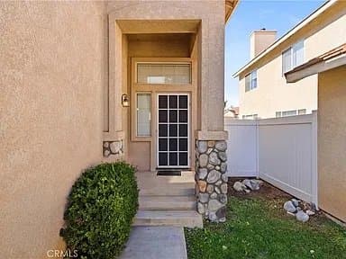 Corona House: 930 Primrose Ln