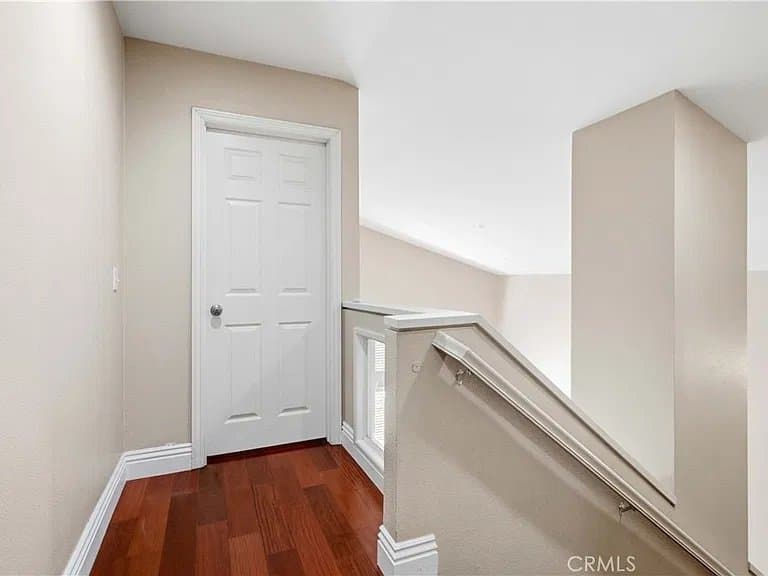 Corona House: 930 Primrose Ln
