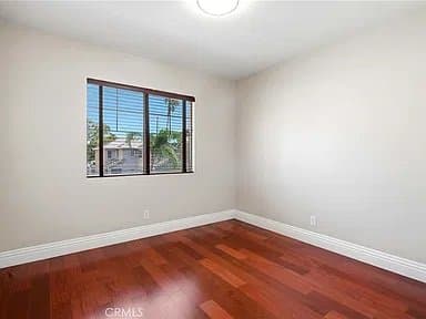 Corona House: 930 Primrose Ln