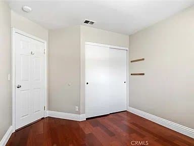 Corona House: 930 Primrose Ln