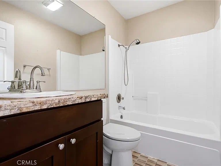 Corona House: 930 Primrose Ln
