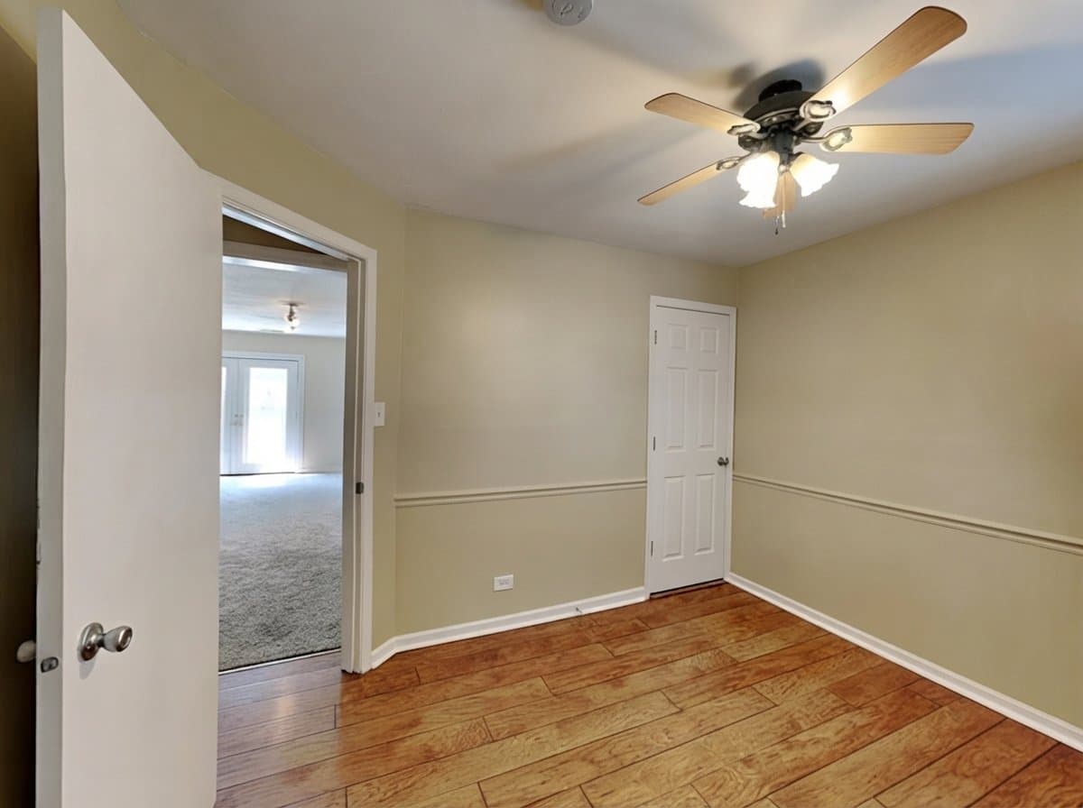 Oak Lawn House: 9225 S 49th Ct