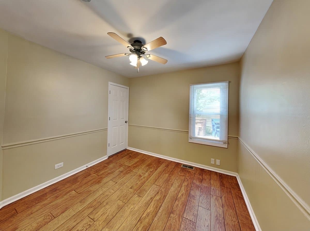 Oak Lawn House: 9225 S 49th Ct