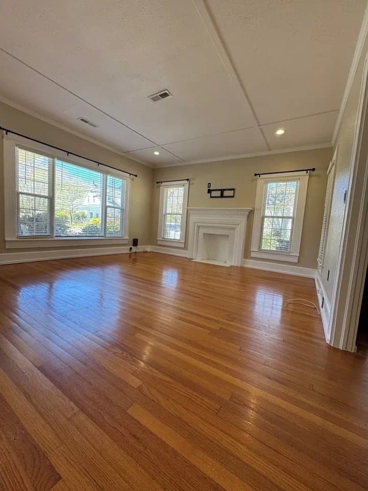 Headland House: 405 Cleveland St