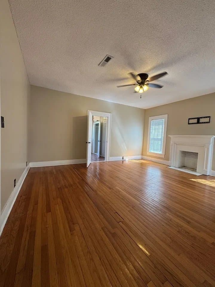 Headland House: 405 Cleveland St