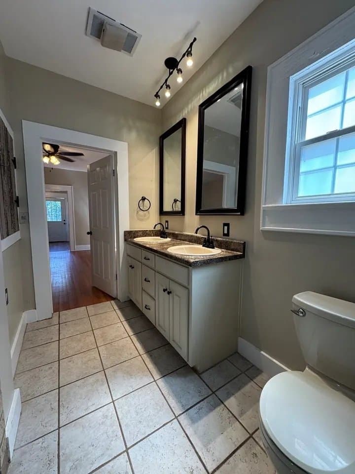 Headland House: 405 Cleveland St