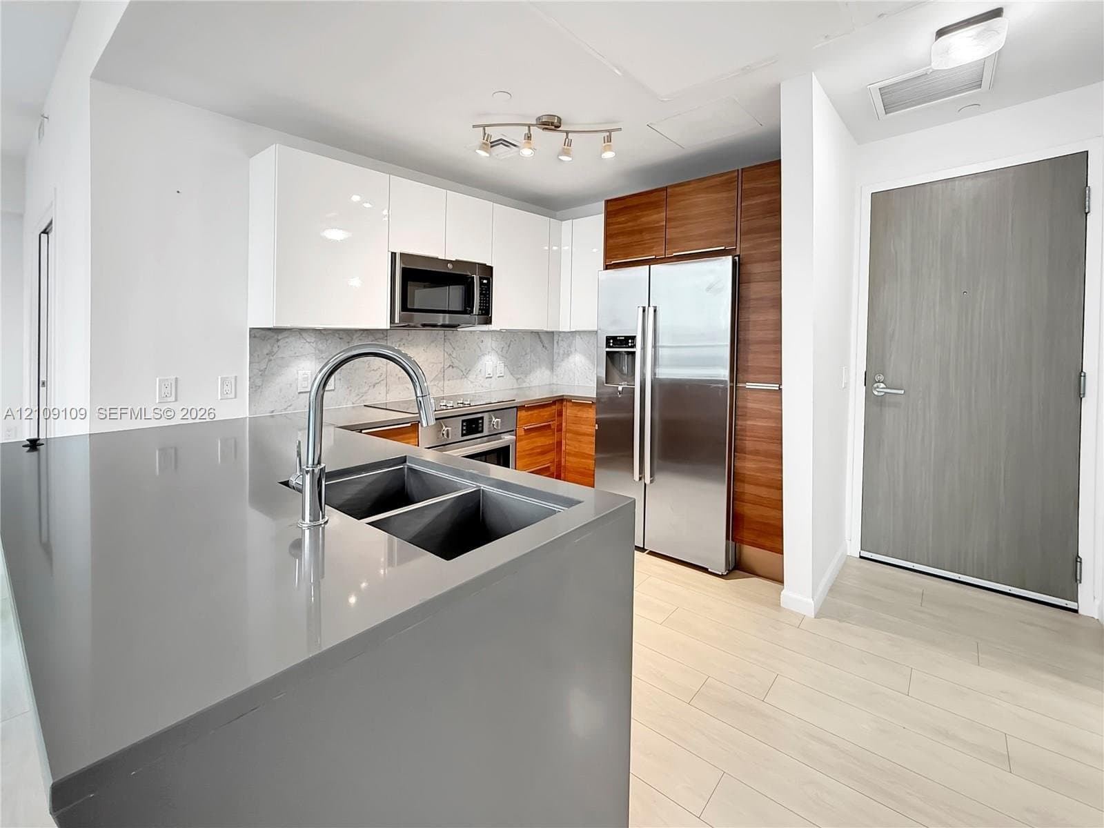 Miami Condo: 601 NE 27th St Apt 1403