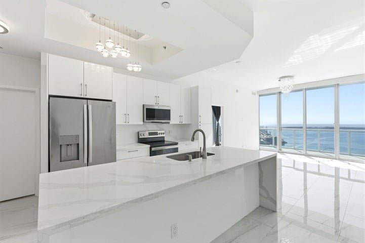 Miami Condo: 888 BISCAYNE Boulevard 4904