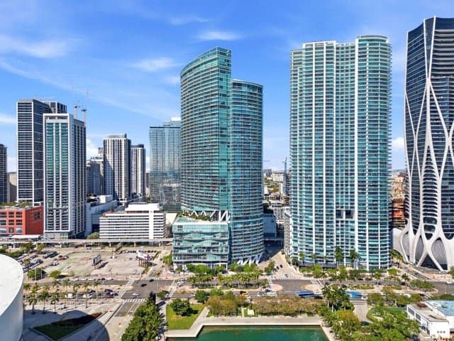 Miami Condo: 888 BISCAYNE Boulevard 4904