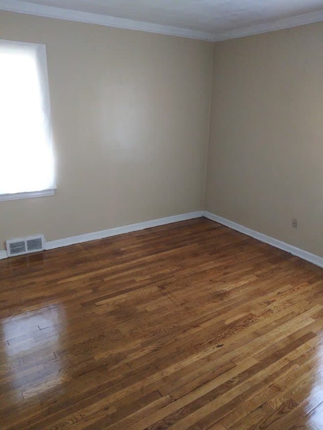 Detroit House: 12606 Memorial St