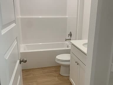 Springdale House: 1503 Ridgeview Dr