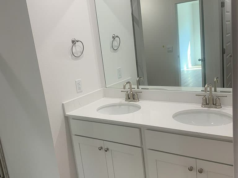 Springdale House: 1503 Ridgeview Dr