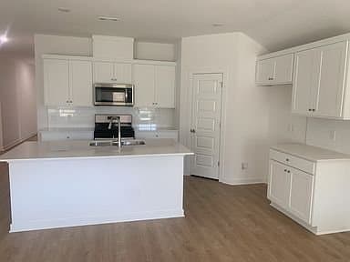 Springdale House: 1503 Ridgeview Dr