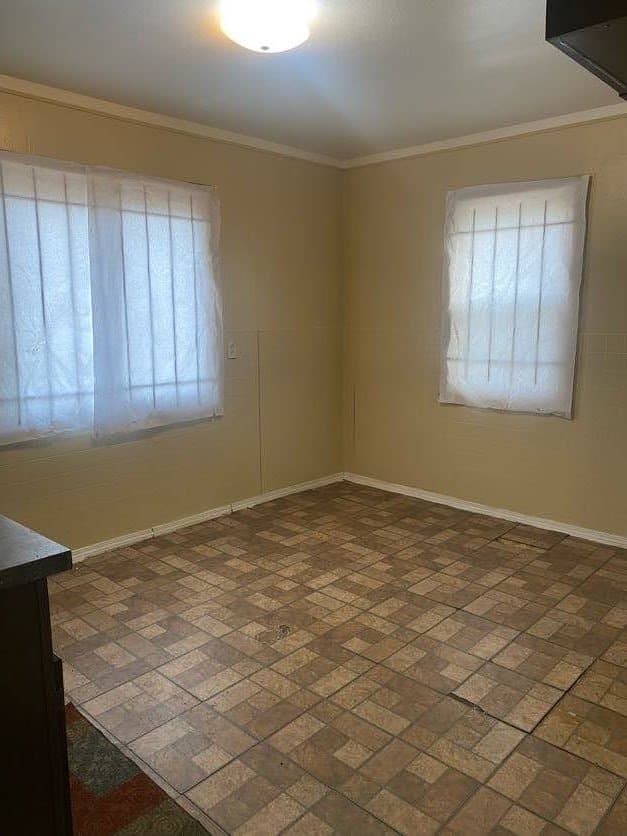 Detroit House: 15610 W Chicago St