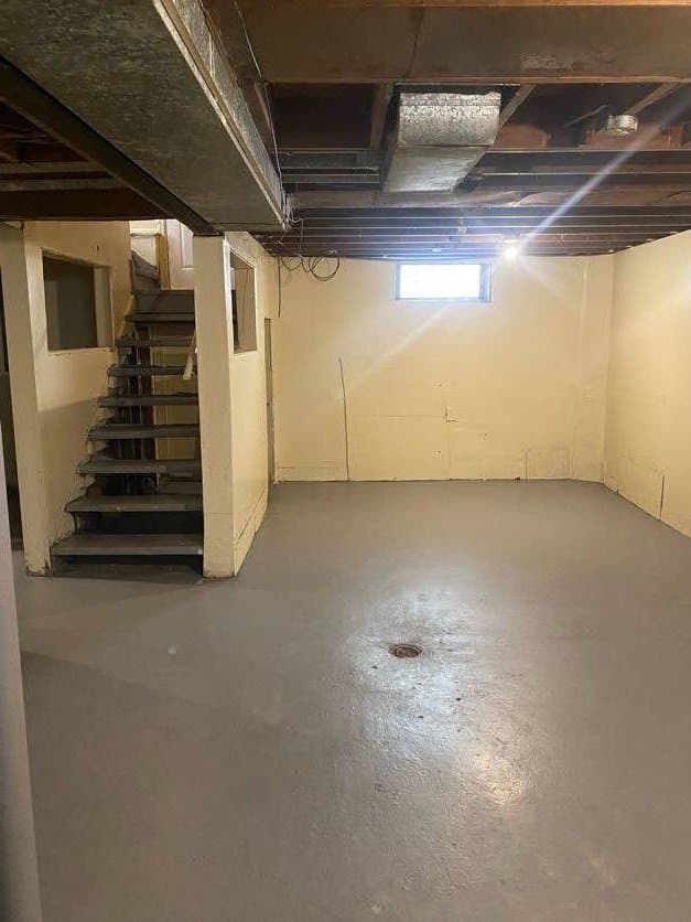 Detroit House: 15610 W Chicago St