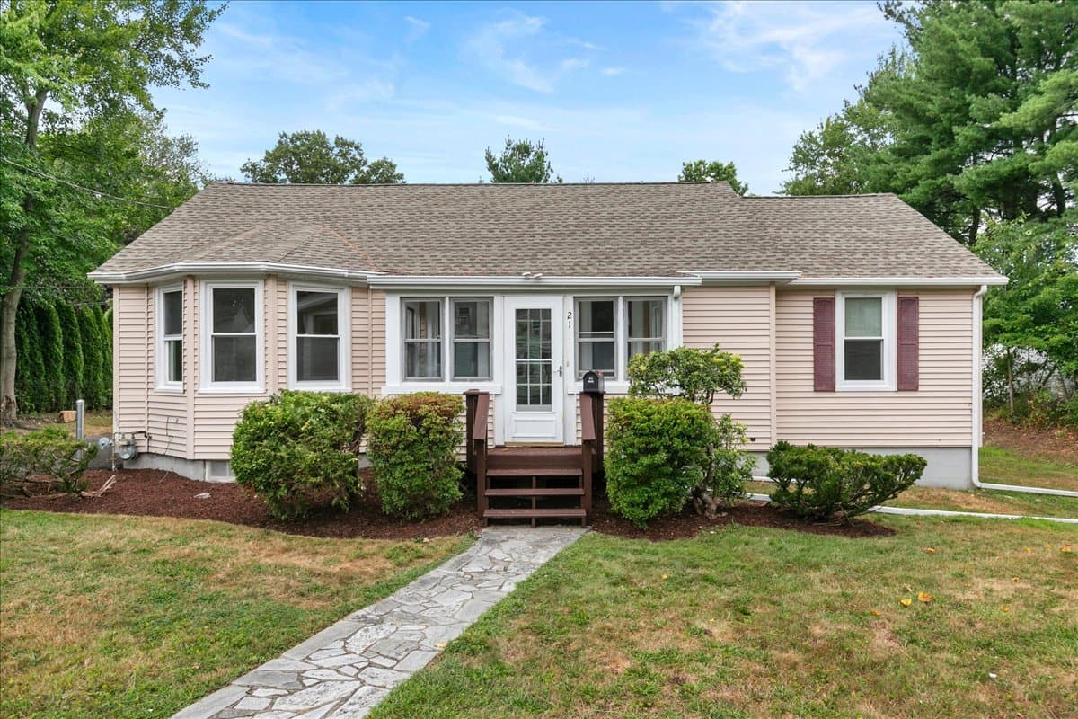 Trumbull House: 21 Green Street