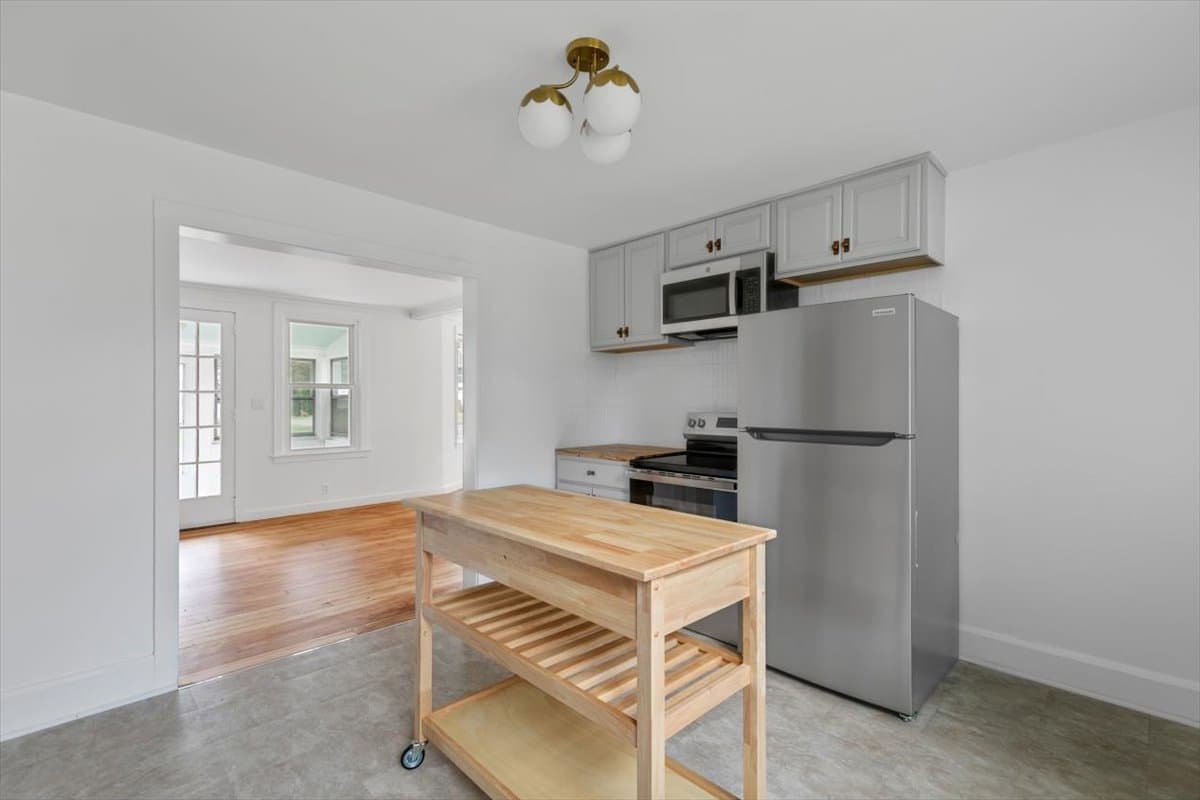 Trumbull House: 21 Green Street