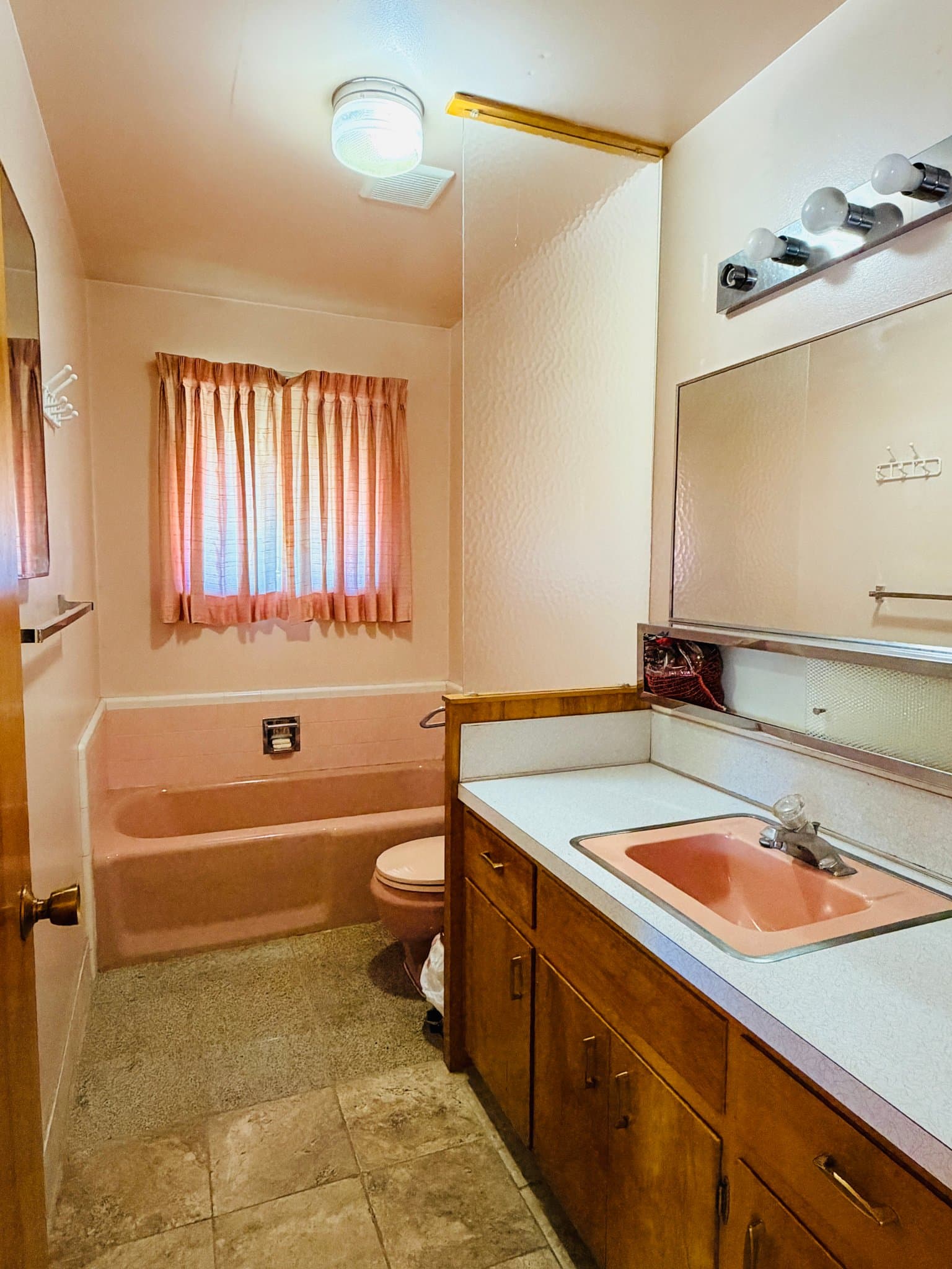 Logan House: 719 N 100 W