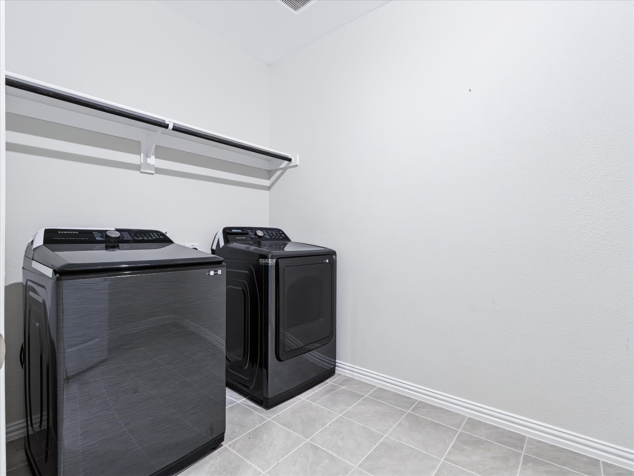 Denton House: 3217 Paruament Dr