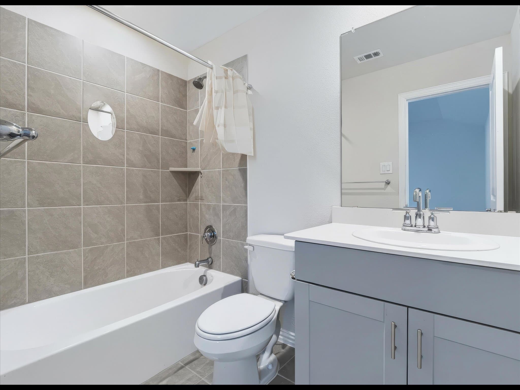 Denton House: 3217 Paruament Dr