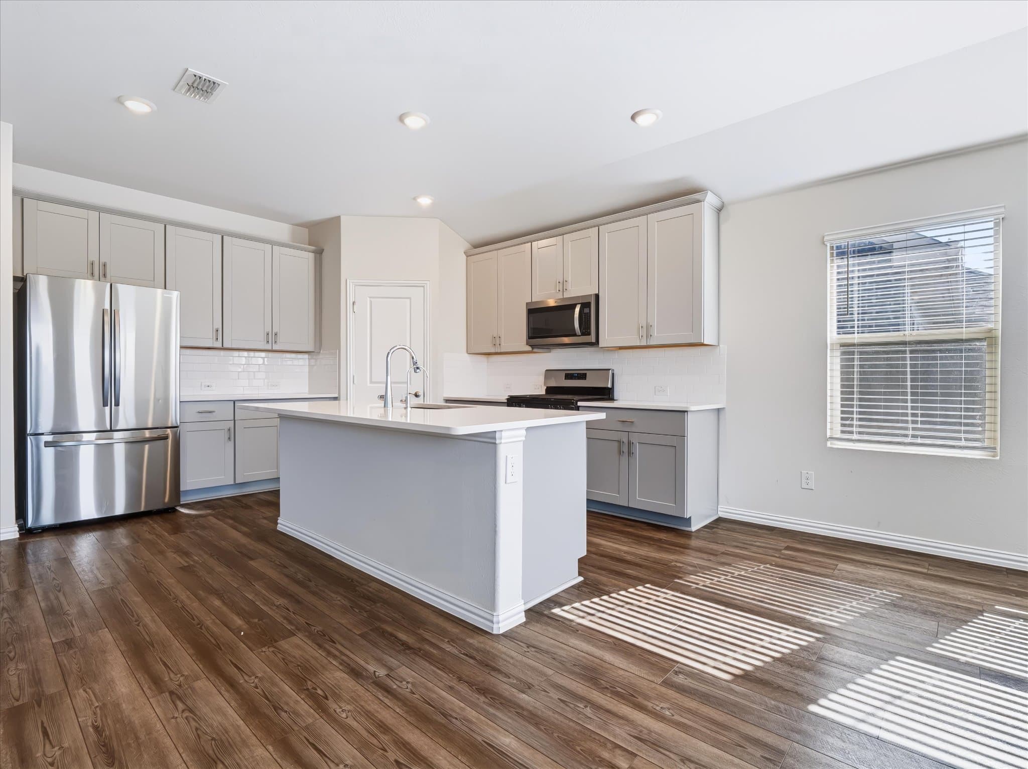 Denton House: 3217 Paruament Dr