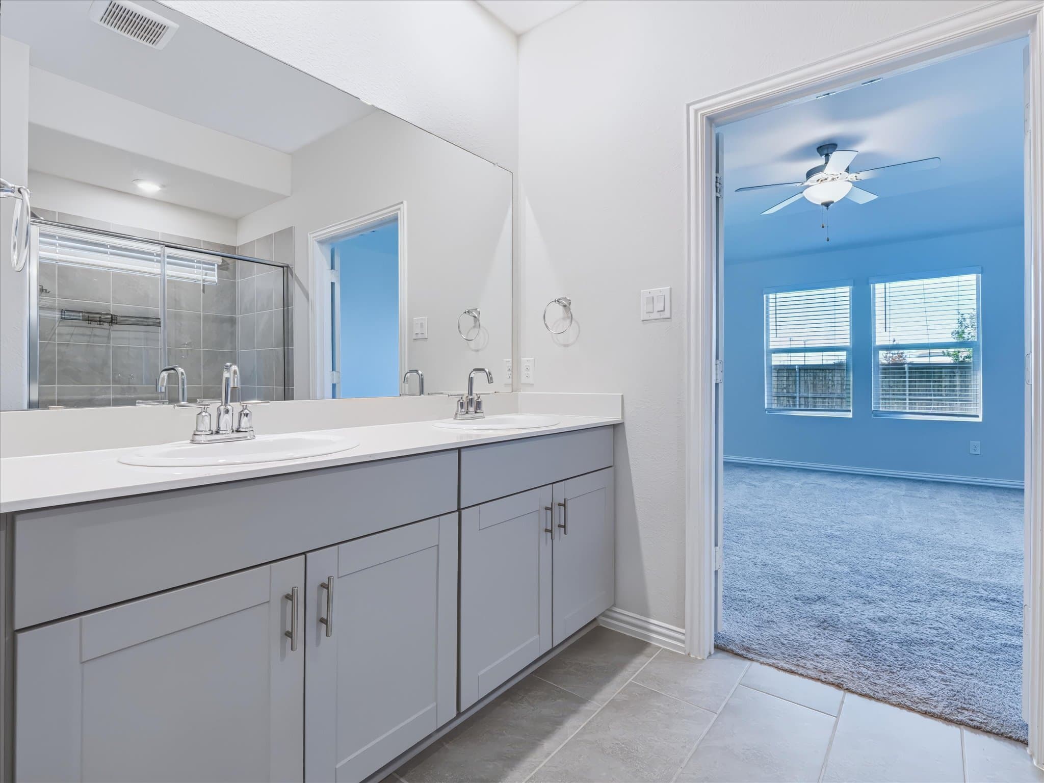 Denton House: 3217 Paruament Dr