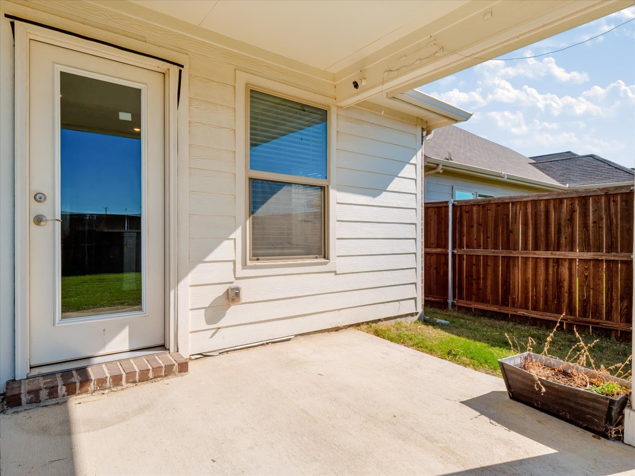 Denton House: 3217 Paruament Dr