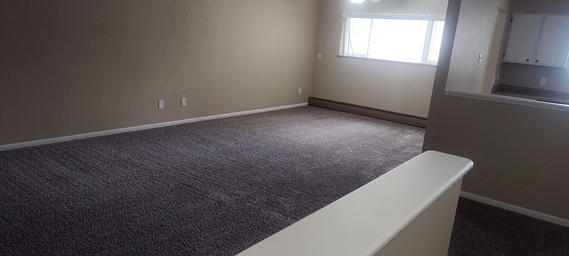 Longmont Apartment: 744 Baker St Apt 7
