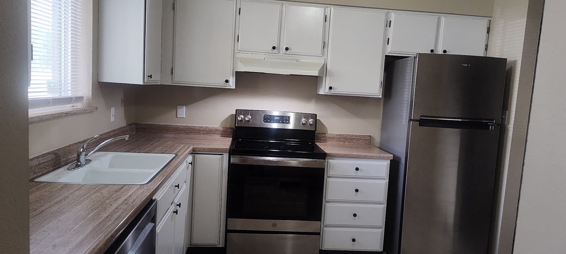 Longmont Apartment: 744 Baker St Apt 7