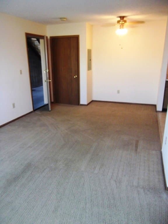 Springfield Apartment: 664 S Kentwood