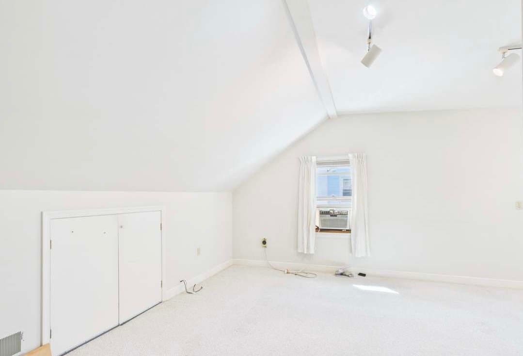 York House: 393 Waters Rd