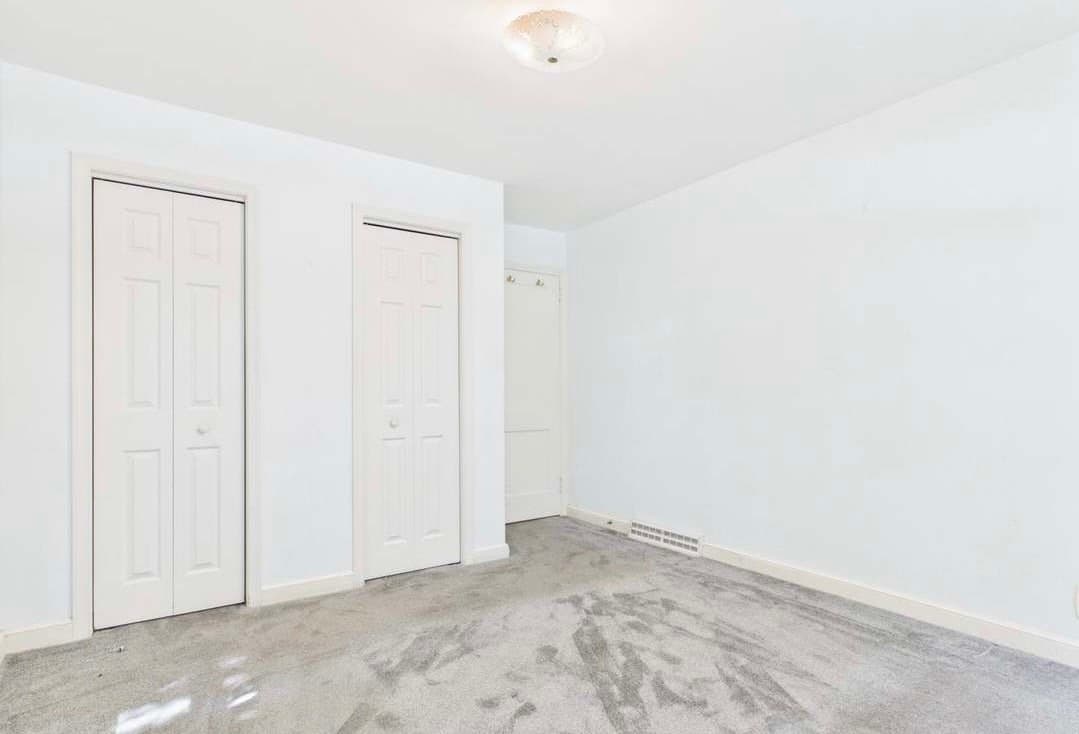 York House: 393 Waters Rd