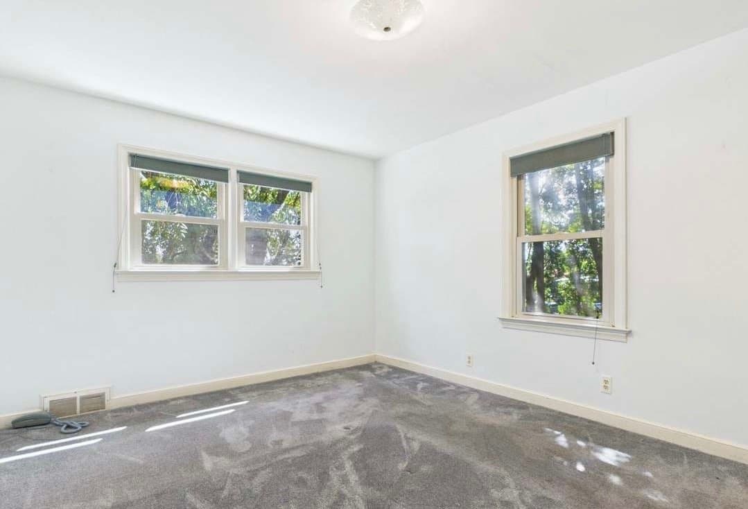York House: 393 Waters Rd
