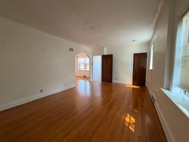 Saint Louis Multiplex: 7123 Tulane Ave
