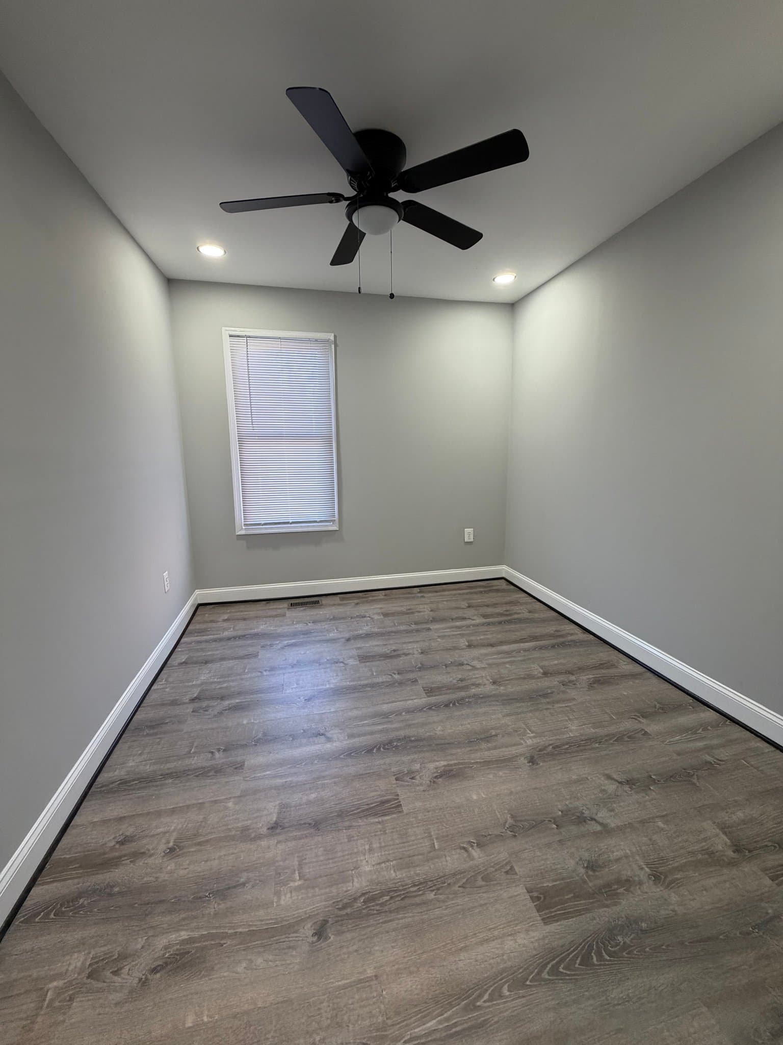 Baltimore Single Room: 1632 E 31st St
