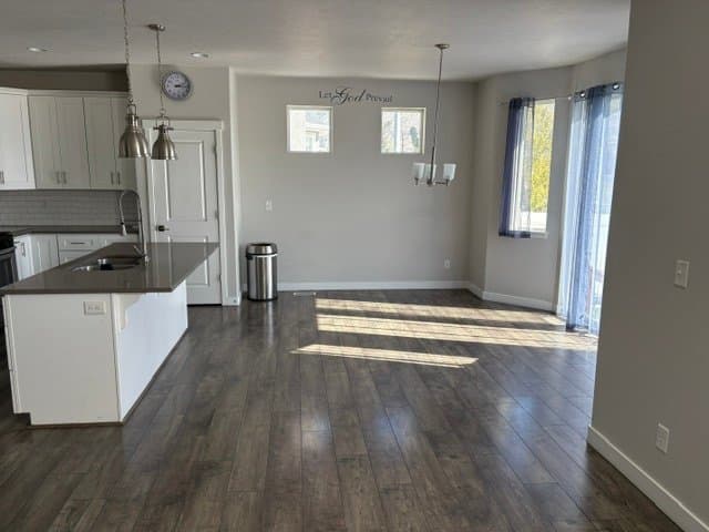 Bluffdale House: 993 W. Mckenna Rd