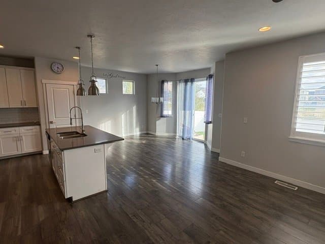 Bluffdale House: 993 W. Mckenna Rd