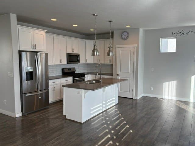 Bluffdale House: 993 W. Mckenna Rd