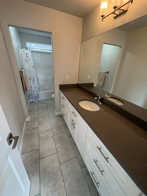 Bluffdale House: 993 W. Mckenna Rd