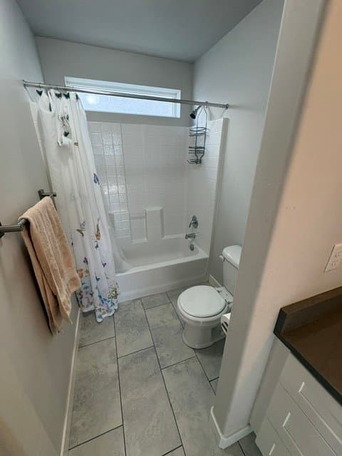 Bluffdale House: 993 W. Mckenna Rd