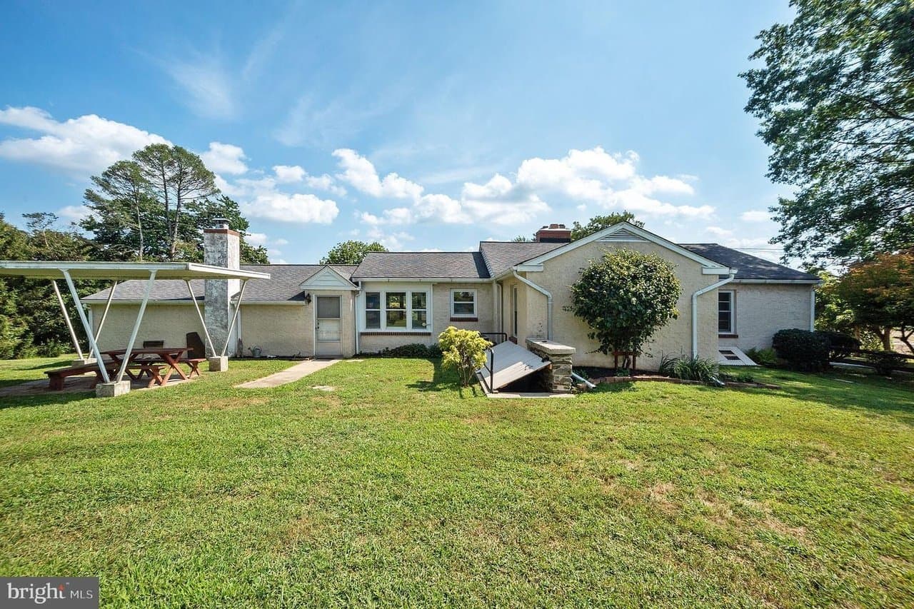 West Chester House: 1101 Ashbridge Rd