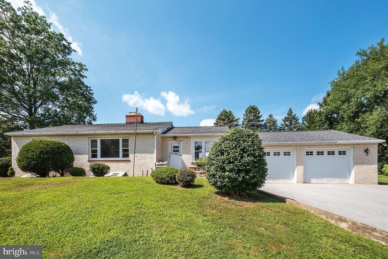 West Chester House: 1101 Ashbridge Rd