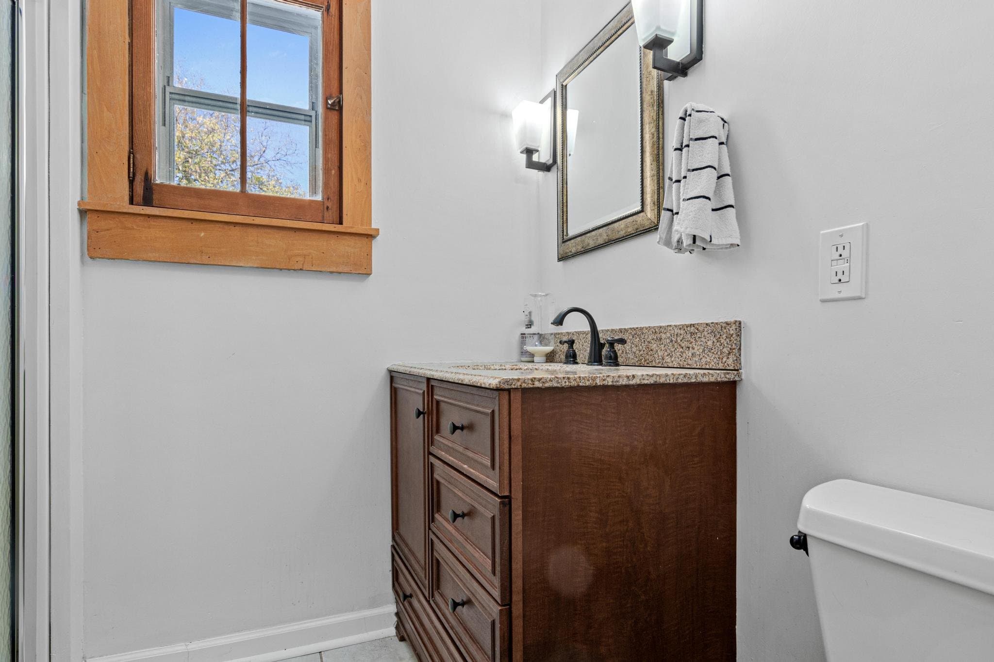 Minneapolis House: 18 West Rustic Lodge Avenue
