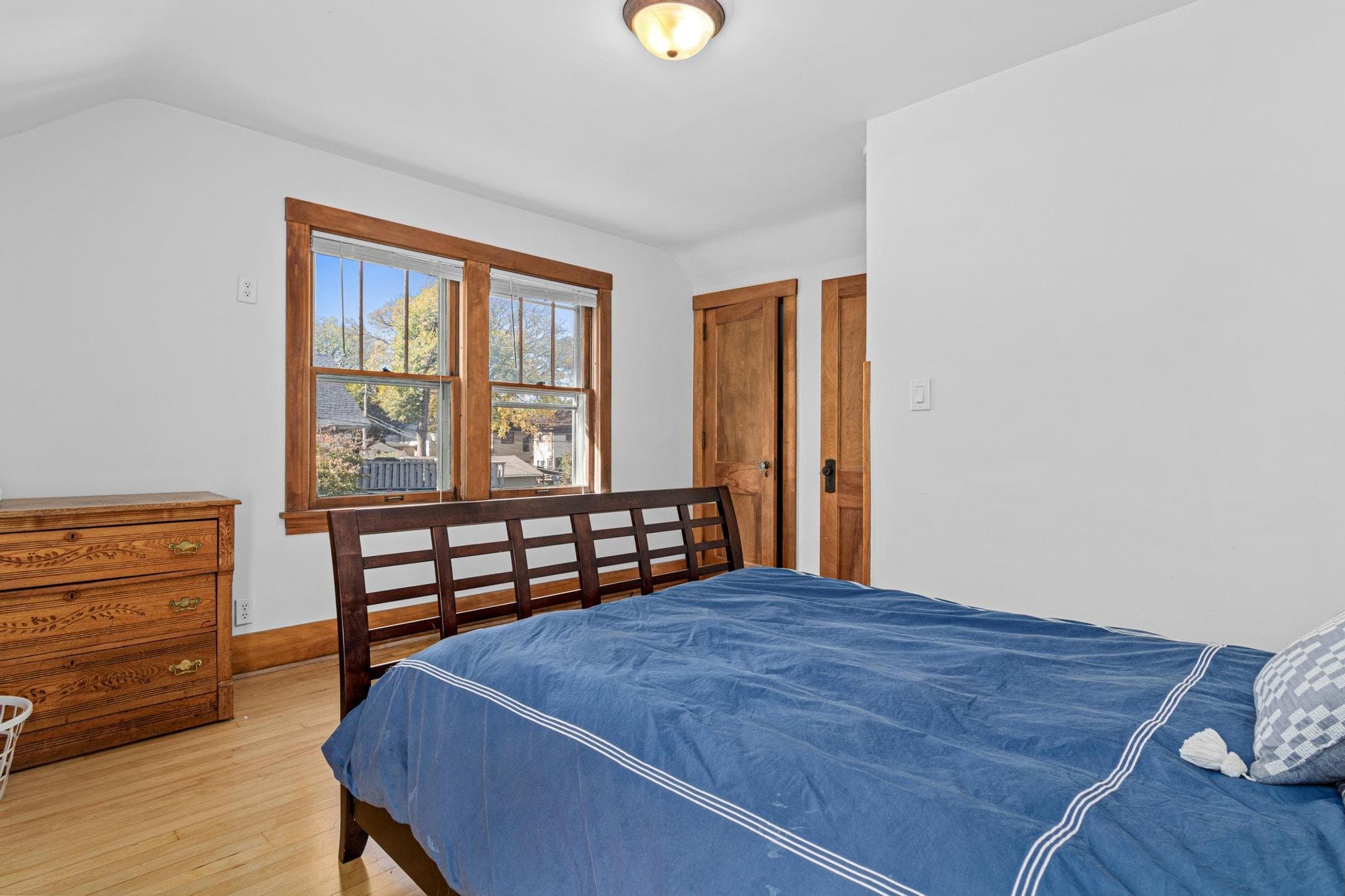 Minneapolis House: 18 West Rustic Lodge Avenue