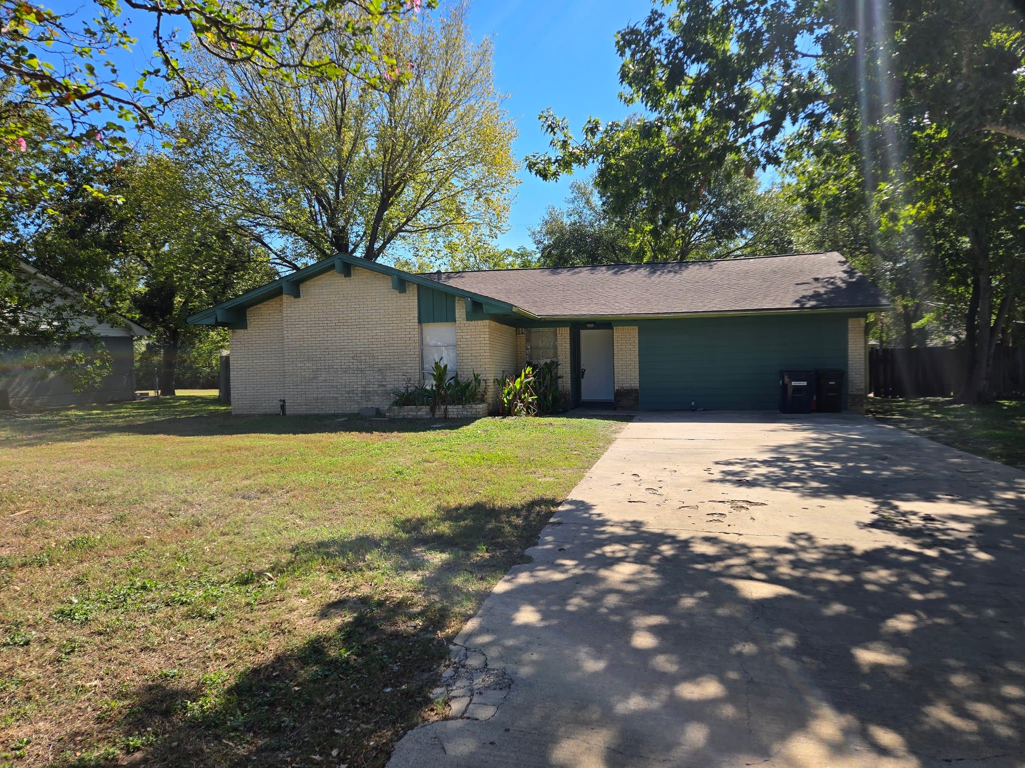 College Station House: 1104 Dominik Dr