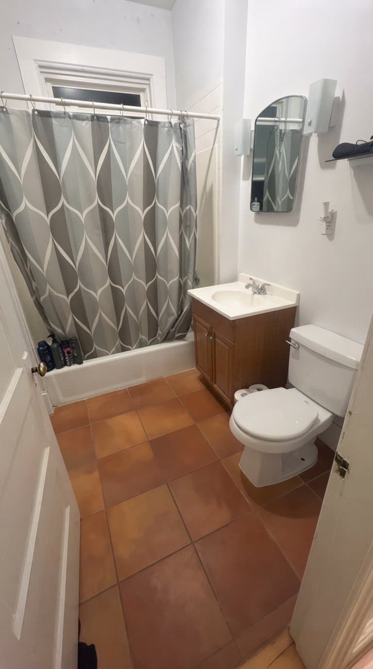 Brighton Apartment: 1516 Commonwealth Ave